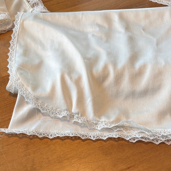 Elegant Red and White Lace Half Slips - Picture 7 of 8